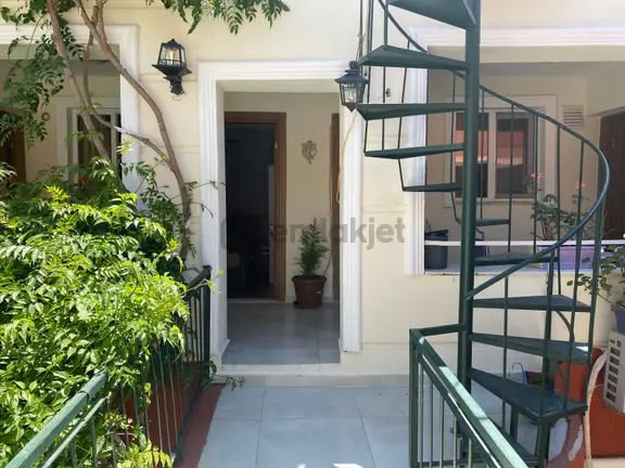 Kuşadası Ucuz Pansiyon Apart 1
