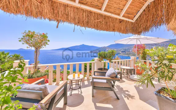 Kalkan Komurlukte Eşsiz Manzaralı Lüks Villa – Yatırım Fırsatı 1