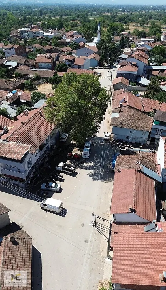 Kyenice'de Kerpiç Depo Ve Arsası 100m2 Kapalı Alan 325m2 Toplam 2