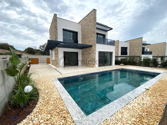 Agr Group'tan Bodrum Yalıkavak Satılık Geniş Bahçeli 3+1 Villa 1
