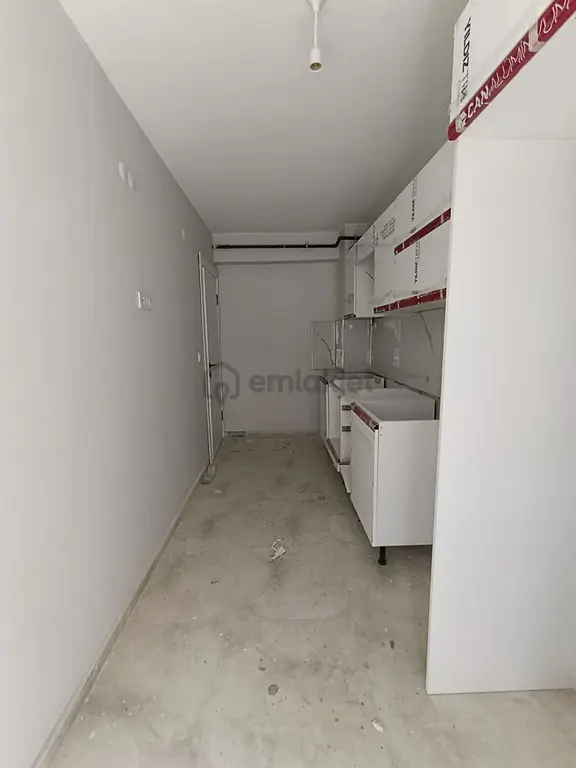 Çamlıca Mahallesinde Birlik Caddesi Yakını Satılık 2+0 Daire 2