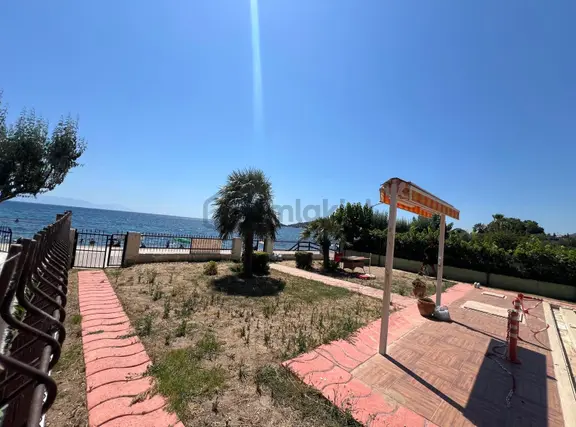 Özderede Denize Sıfır Kuzey Cephe Villa 1