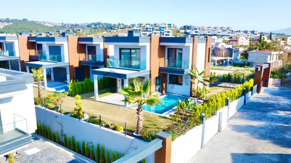 Kuşadası Soğucakta Deniz Manzaralı Sıfır Müstakil Satılık Villalar 2