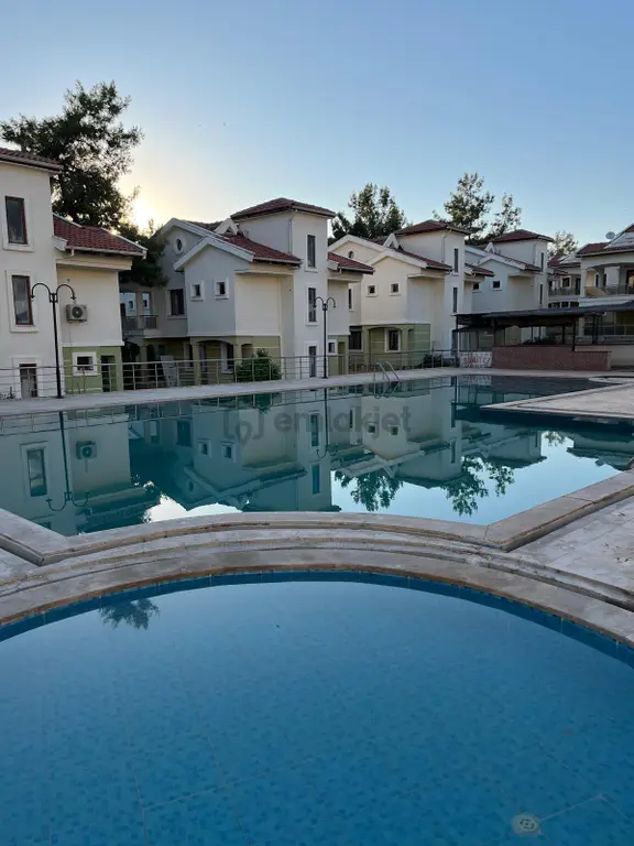 Acarlar Emlaktan Didim Akbük'te Site İçinde 4+1-220 M2 Satılık Tripleks Yazlık 1