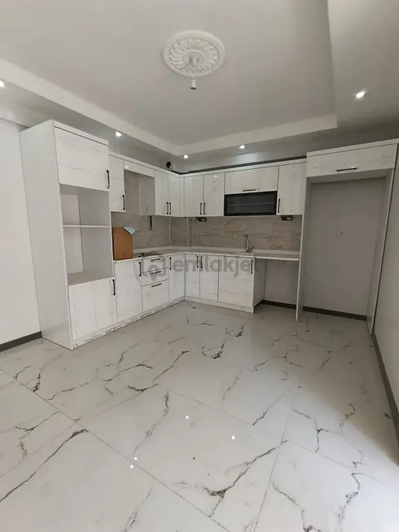 Çamlıca Karanfillerde Özel Garajlı 3+1 Satılık Daire 1