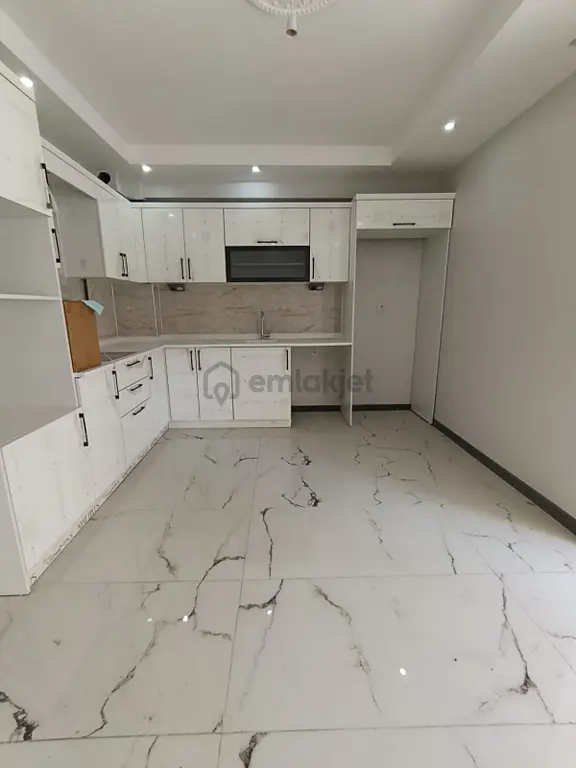 Çamlıca Karanfillerde Özel Garajlı 3+1 Satılık Daire 2