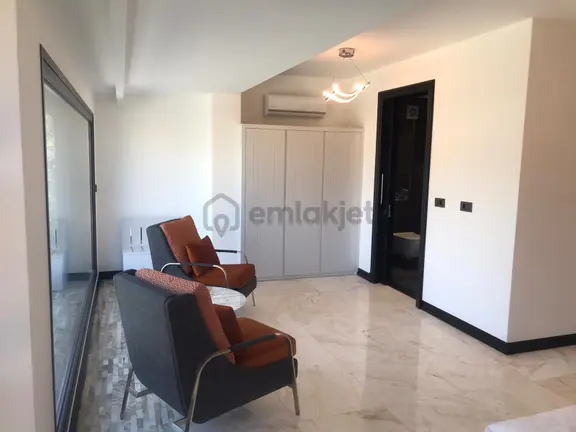 Kaan Emlaktan Ultralüx Yenişehirde Satılık Havuzlu Villa 1