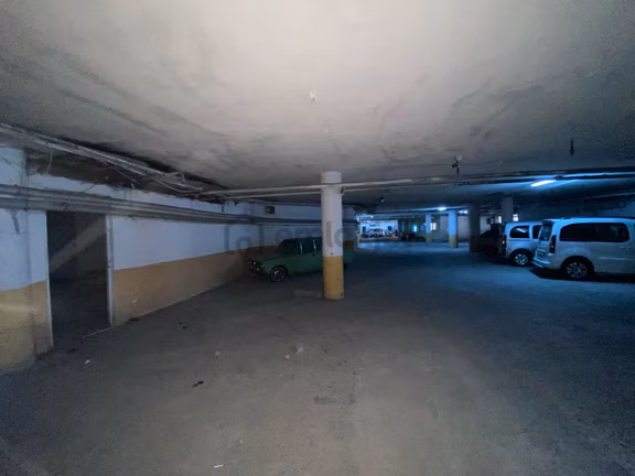 Galeria İş Merkezi Kapalı Otopark Bölümün 30 M2 Kiralık Depo 2