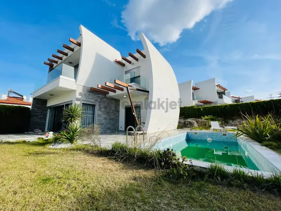 Manzara-özel Havuz-bahçe-güvenlik-lüx&modern Mımarı -yerden Isıtma-450 M2-tamamı Mustakıl 1