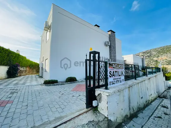 Manzara-özel Havuz-bahçe-güvenlik-lüx&modern Mımarı -yerden Isıtma-450 M2-tamamı Mustakıl 2
