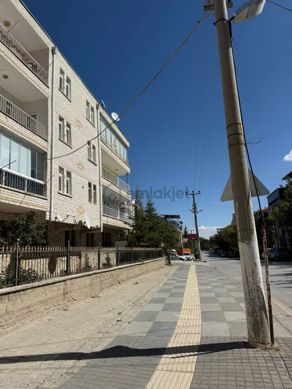 Gordion Emlak'tan Şehitlik Mahallesi 3+1 Köşebaşı Yapılı 1