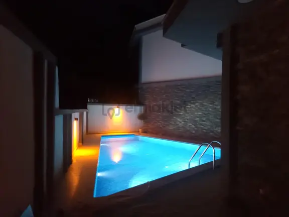Stop’tan Yeşil Üzümlüde Doğa İle İç İçe 5+1 Lüks Villa 2