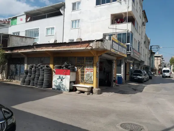 Bursa Osmangazi Güneştepe 4 Yol Agzında Devren Oto Lastik Dükkanı 2