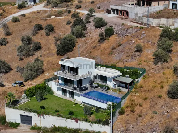 Bodrum'a 20 Km Mesafede Satılık Tam Müstakil 6+1 Villa 2