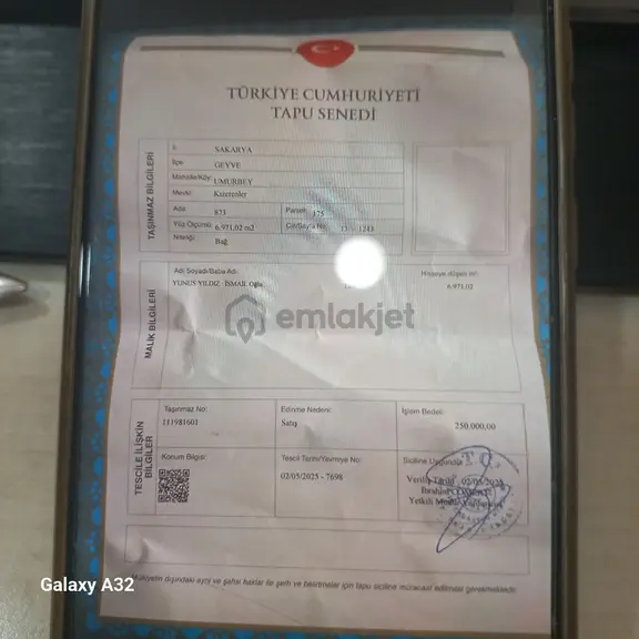 Geyve Umurbey Köyünde 6970 M² Arsa 60m² Bina Bulunan 120 Metrekare Yapı Denetimi Olan Arsa Satılık 1
