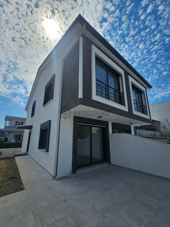 Didim'de Daire Parasına Müstakil Ev 2