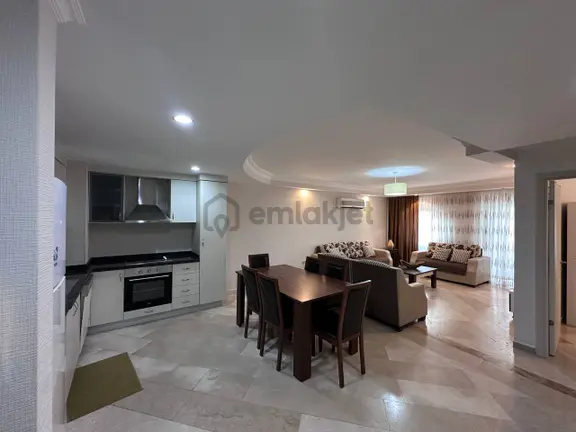 Mahmutlar'da Full Aktiviteli Site'de Yüksek Kat 2+1 120 M2 Daire 2
