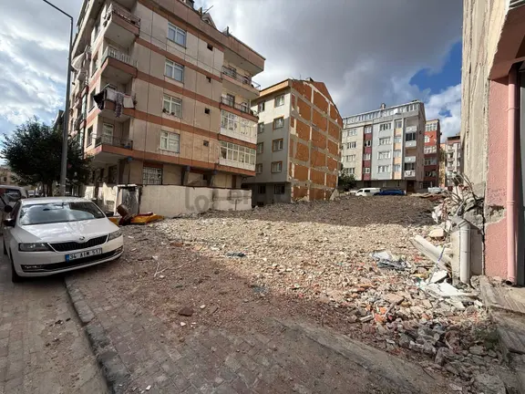 Güngören'de Kensel Masrafı Olmayan 60m2 1+1 Bahçe Katı 1