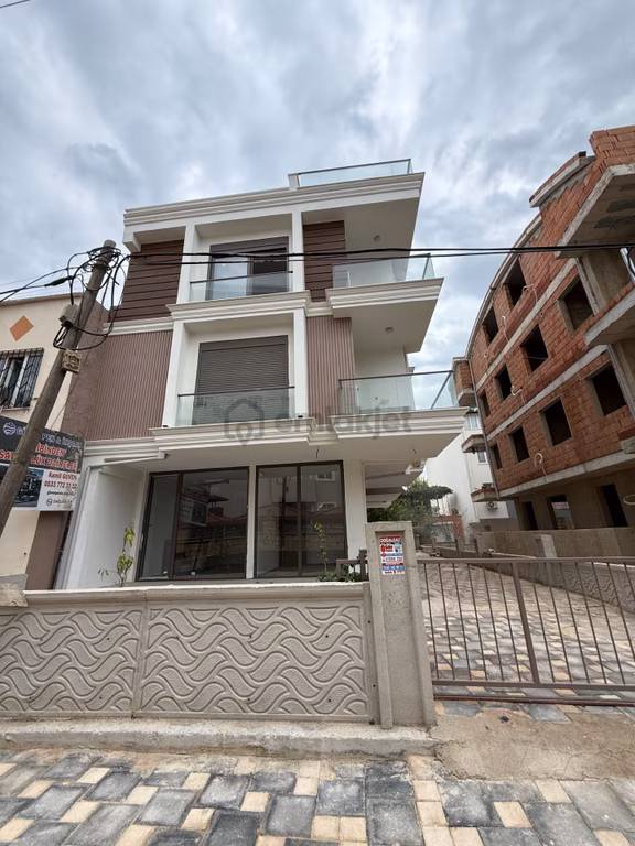 Hastaneye Yürüme Mesafesinde Yatırımlık Lüks 1+1 1