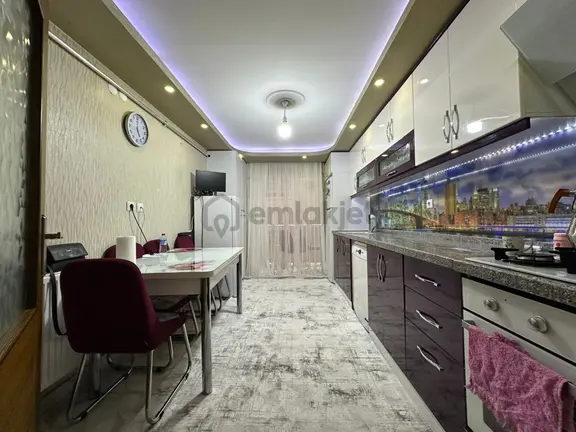 Kanuni Mahallesi'nde Genç Binada 3+1 Daire! 1