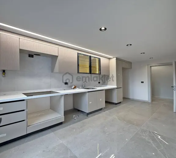 Bahçeşehir Bölge Yeni Mimari Tasarımlı 2+1 Ara Kat Satılık Daire 2