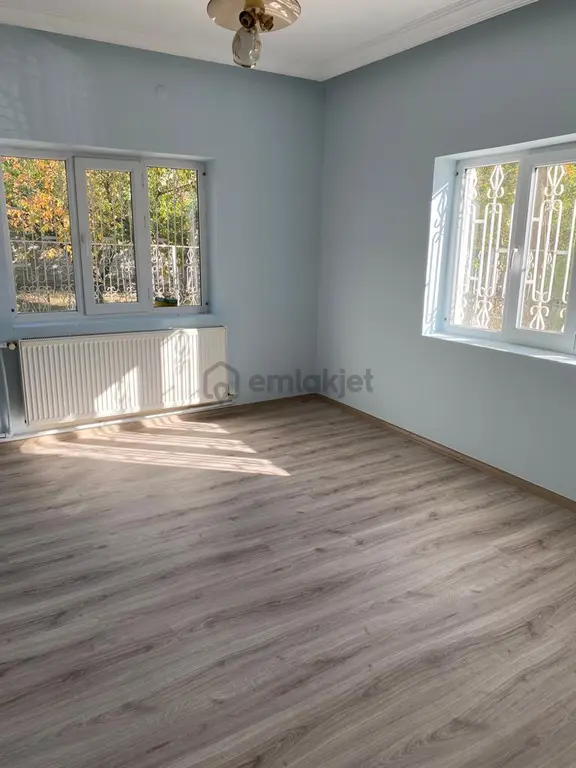Yalı Mahallesinde Satılık 3 Katlı Müstakil Ev 1