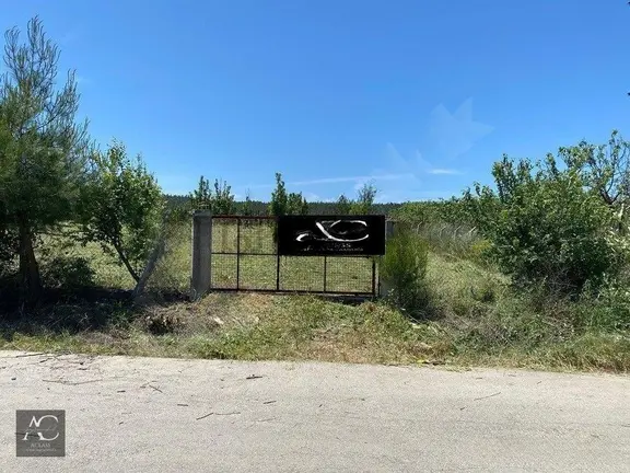 Aclass'dan Gokçealan Koyunde Etrafı Cıtlerle Cevrılmıs Yola Yakın 4500 M2 Satılık Fırsat Bahçe 1