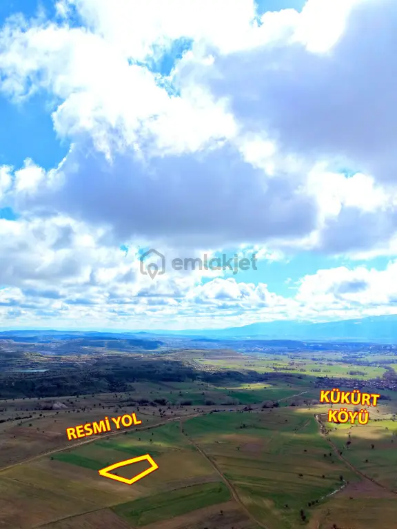 Kütahya Merkez 'de 2.334 M2 Resmi Yola Yakın Dümdüz Fırsat Arazi 1