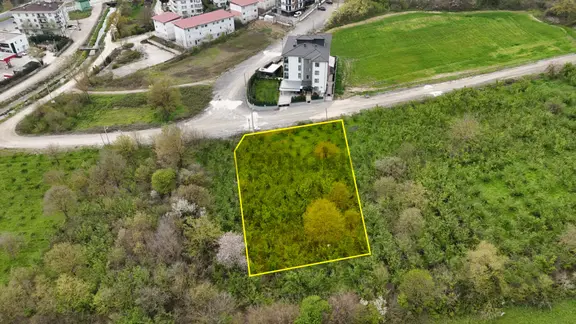 Konuralp'te 4 Kat %35 Konut İmarlı Satılık 922 M2 Parsel 2