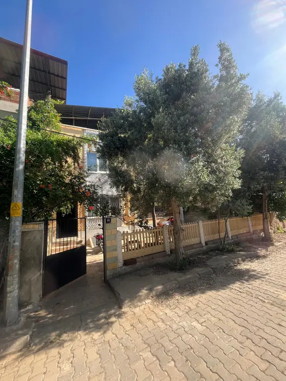 Yenimahhede Satılık Doğalgazlı Ve 2 Katlı Müstekil Ev 1