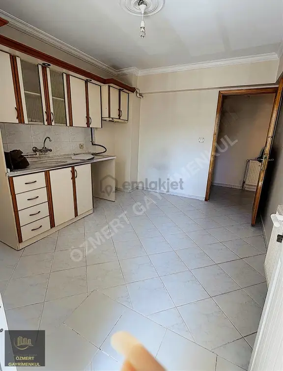Gülyaka Mah De 3+1 Arakat 140 M2 Köşe Ferah Satılık Daire 2