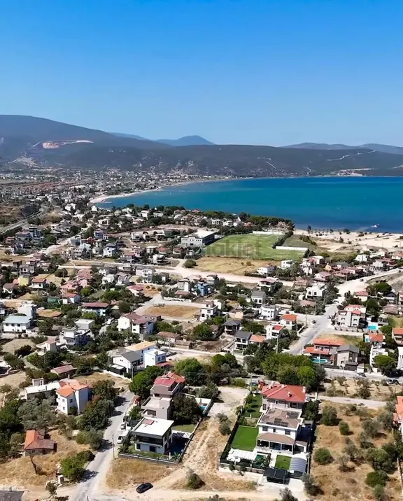 15/30 İmarlı Villa Arsası
