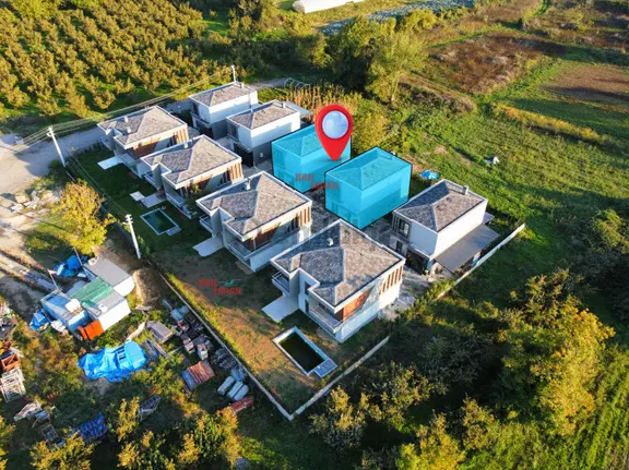 Hak Emlak'tan Darıca Mah. Yan Yana İki Adet Satılık 4+1 Villalar 2