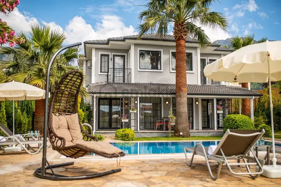 Fethiye Ölüdeniz’de Kısa Dönem Kiralamaya Uygun Havuzlu Ev 1