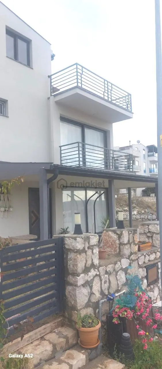 Mordoğan Kamukent De Deniz Manzaralı Ve Yatırımlık 4+1 Dublex Villa Satılık. 1