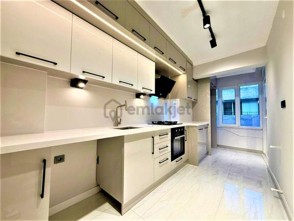 İkizçayda Konforlu Full Yapılı Ayrı Mutfak 2+1 Satılık Daire 1