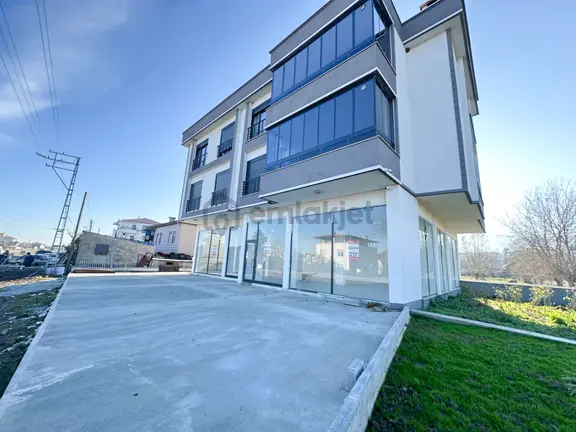 Çatalçamda Bulvar Cephe 195 M Önü Müsait Kiralık 2