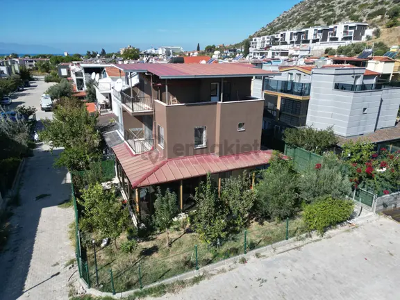 Kuşadası Yavansu Mahallesı’nde Köşe Konumlu, Kış Bahçelı 4+1 Vılla! 1