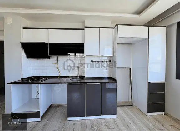 🏡 Muradiye Mahallesi 🏡 ✅3+1 120 M2 4 Katlının 4 Katı ❇️kombi Petekli 1