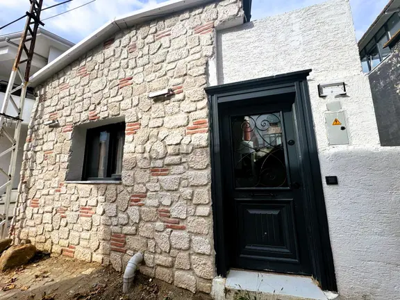 Uygar'dan Edremit Kızılkeçili De Muhteşem Lüks Eşyalı Müstakil Ev Daire 1