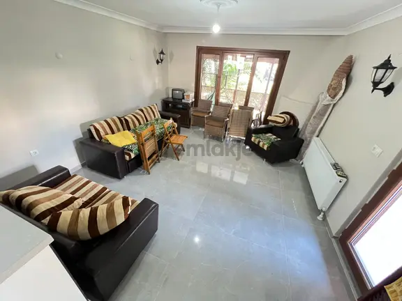 Vizyon Emlak'tan Site İçerisinde Havuzlu Masrafsız Yapılı Villa 1