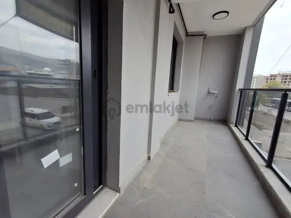 Çiğli İnönü Mahallesinde Satılık 2+1 Daire 2