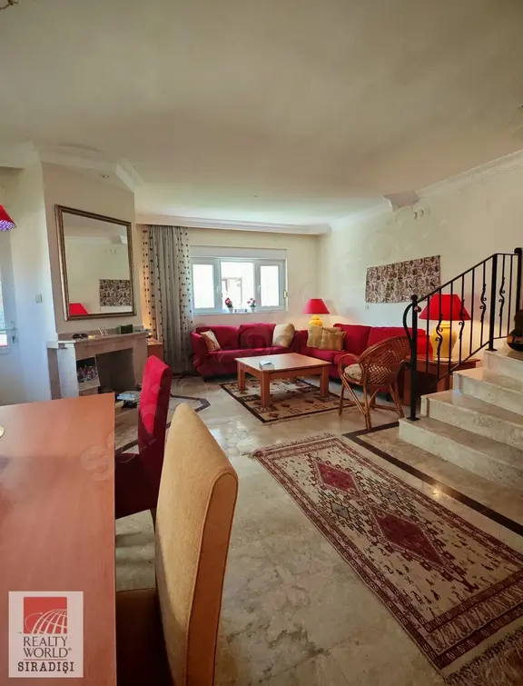 Altıntaş'ta Satılık Site İçi Satılık 4+1 Villa 2