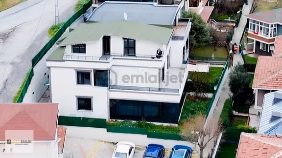 Beylikdüzü Gürpınar'da Deniz Manzaralı 3 Katlı 6+2 Teraslı Villa 2