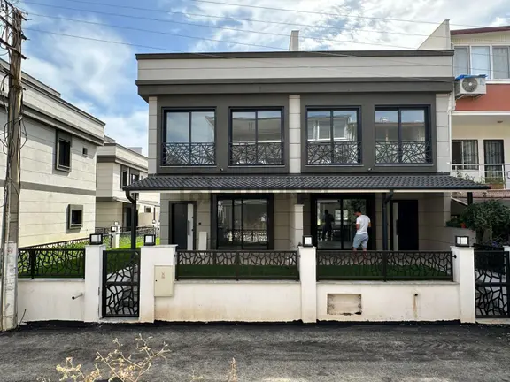 Seferihisarın Doğanbeyde Denize Plaja 300 Metre Mesafede 3+1 Yazlık Villa / Yetkili Portföy 2