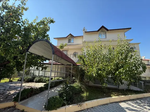 Kuşadası Davutlar Caferli'de Deniz Manzaralı Satılık Villa 2
