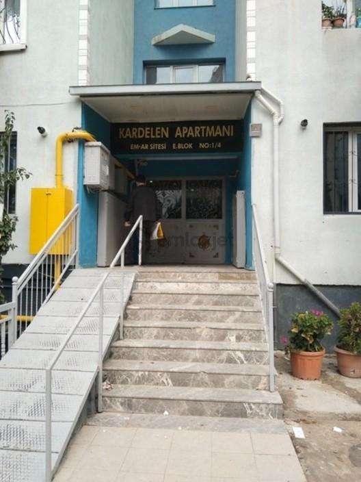 Bahçelievler Mh. Em-ar Sitesi 3+1 Satılık Daire 2