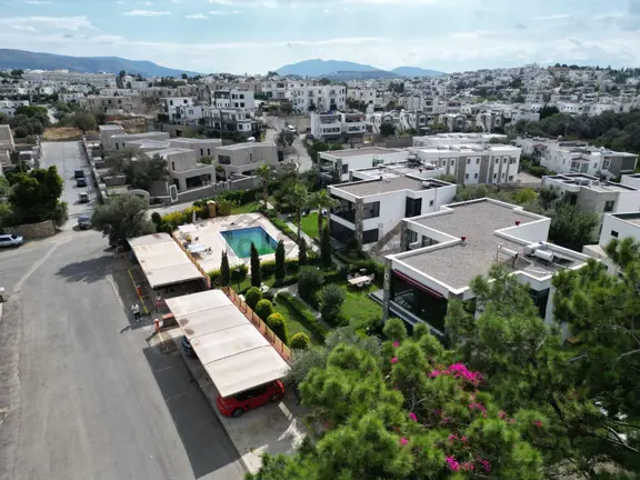 Konacık'ta Zai'ye Komşu Nezih Site İçinde Satılık Modern Daire 2