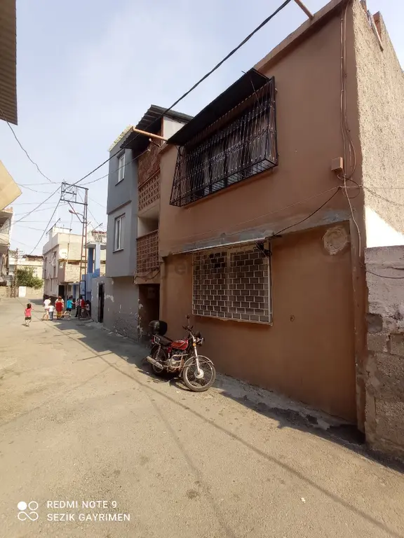 Gülbahçe M.h.obalar Caddesi Civarı Komple Satılık Müstakil Ev 1