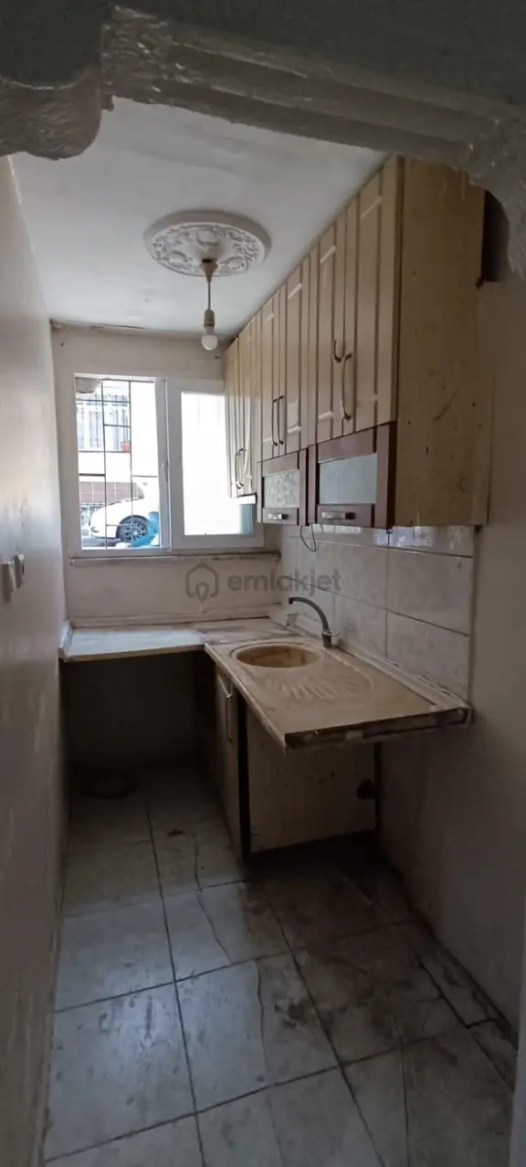 Hazır Kiracılı İstanbul Zeytinburnu 1+1 Satılık Daire 2
